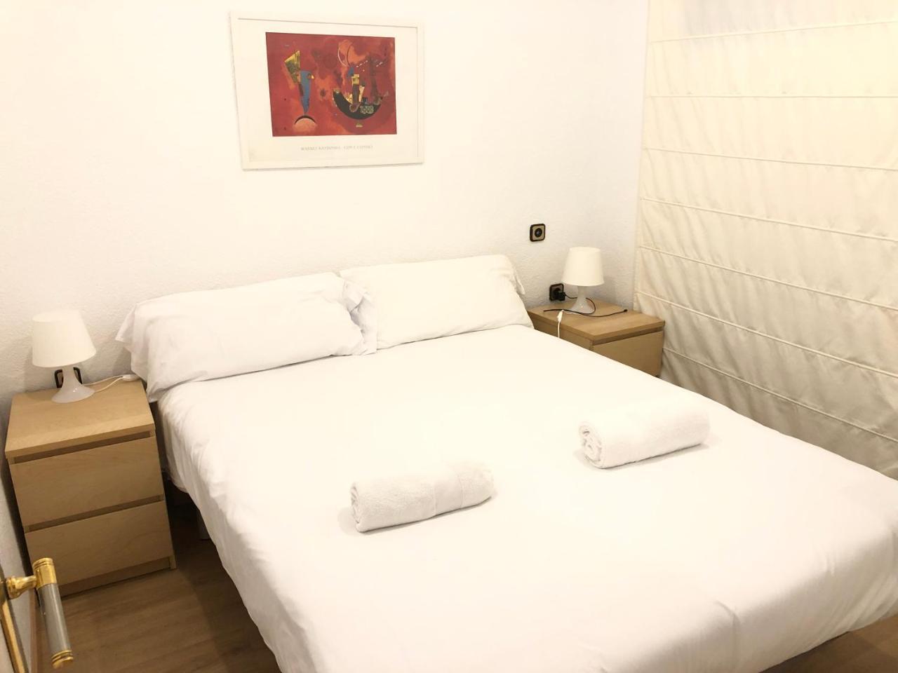 New! Apartment In Sarria Near Metro Barcelona Exteriör bild